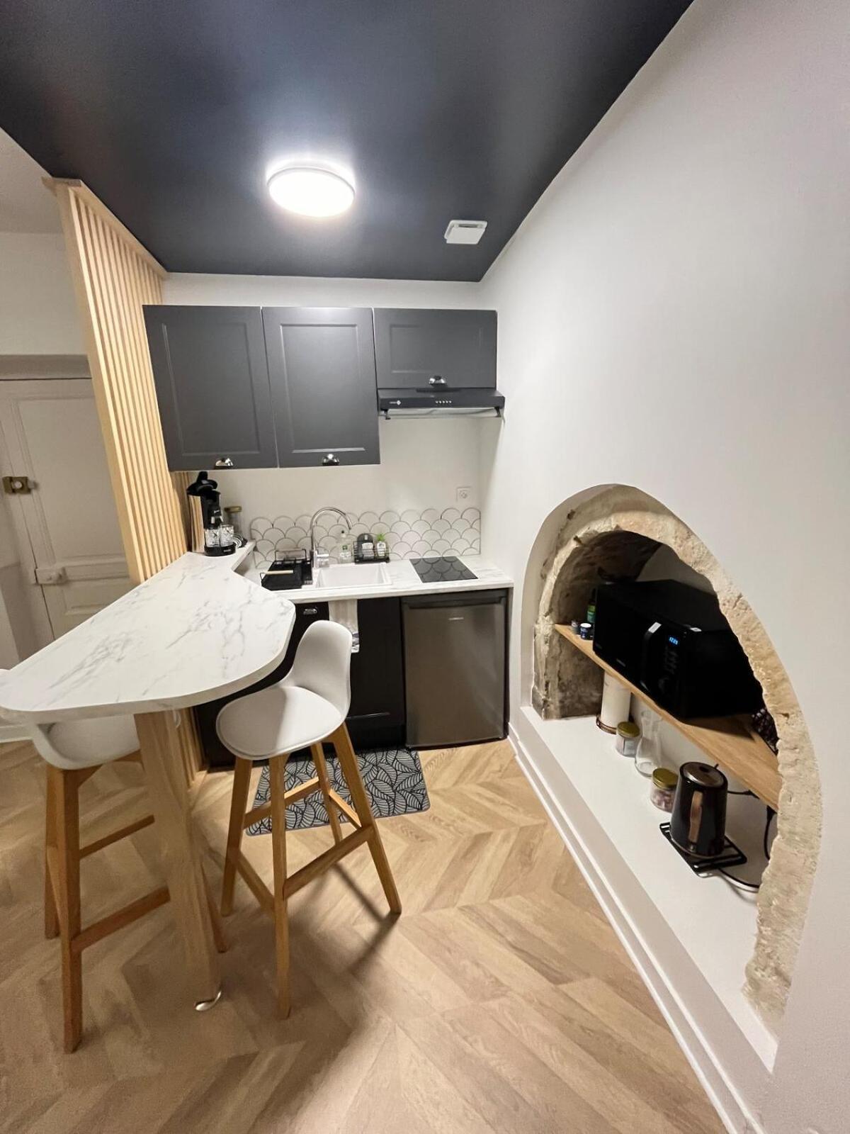 Le Studio Haslay Seraucourt En Plein Coeur De Ville De Bourges - Charme De L Ancien Et Confort Contemporain Luaran gambar