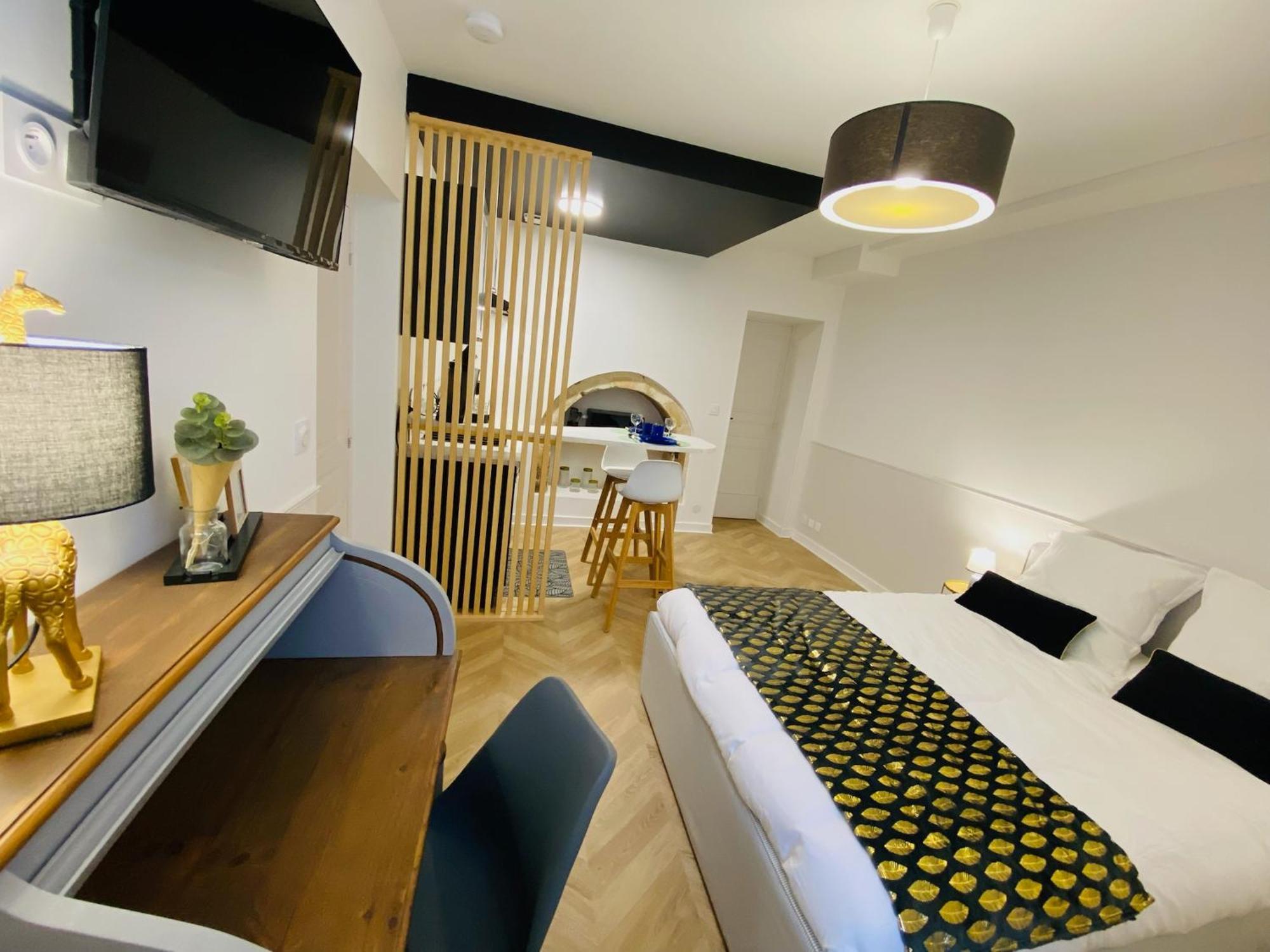 Le Studio Haslay Seraucourt En Plein Coeur De Ville De Bourges - Charme De L Ancien Et Confort Contemporain Luaran gambar