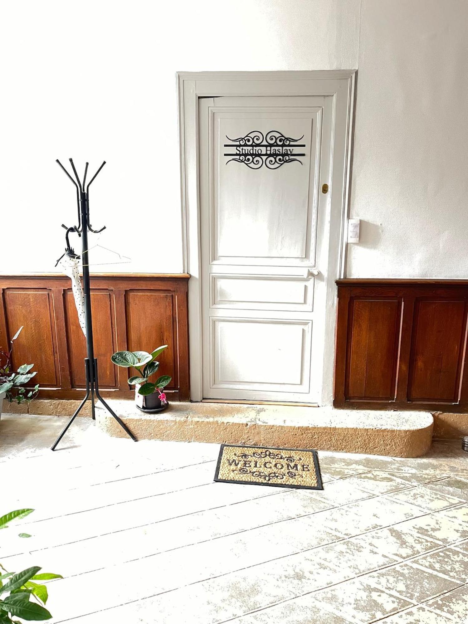 Le Studio Haslay Seraucourt En Plein Coeur De Ville De Bourges - Charme De L Ancien Et Confort Contemporain Luaran gambar